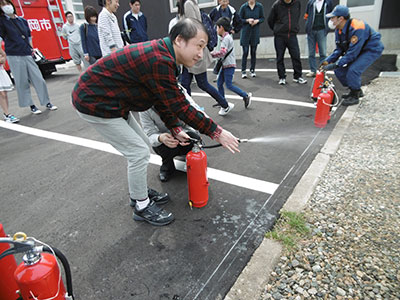 地区の防災訓練に参加